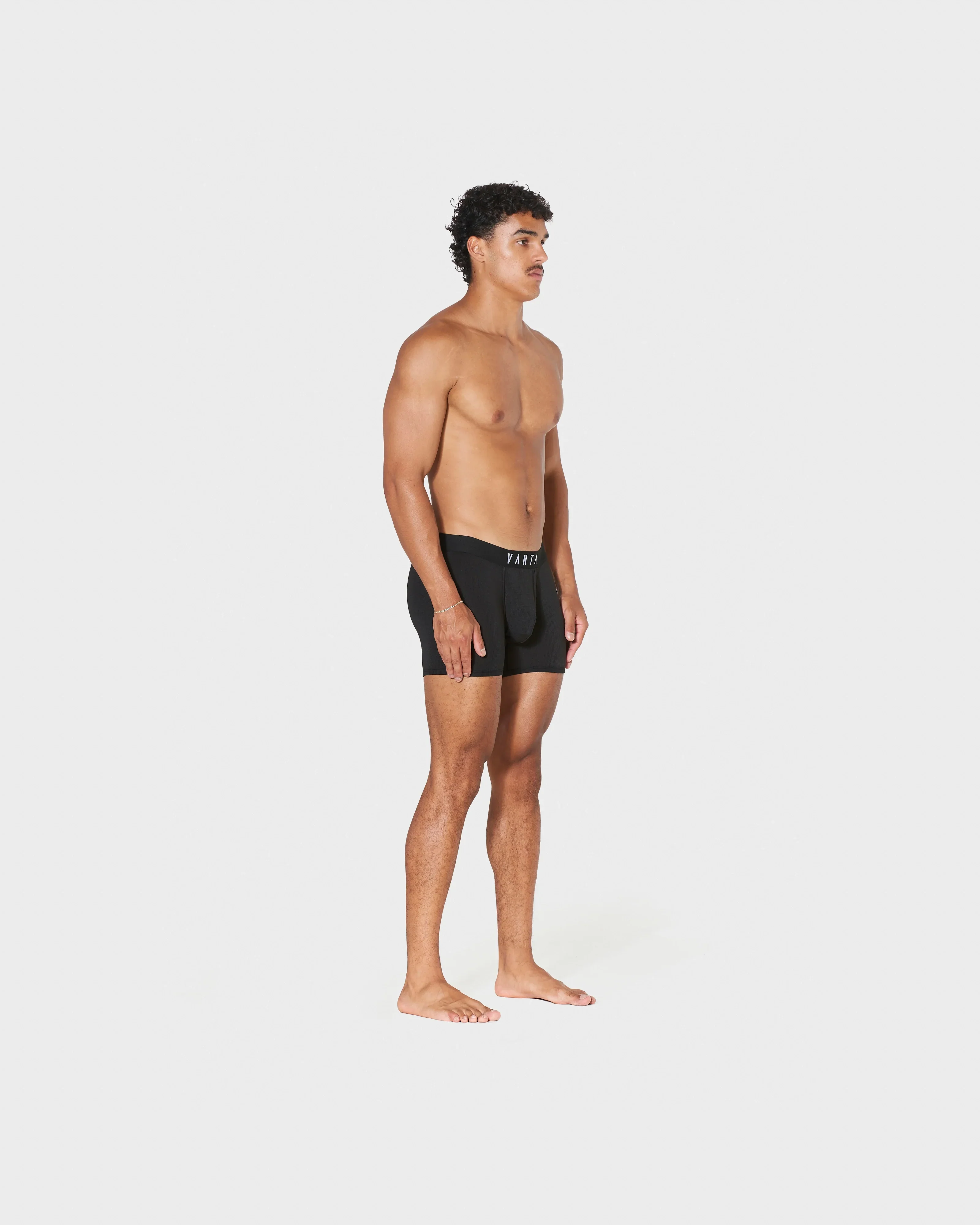 BLACK (SHORT) - Image 3