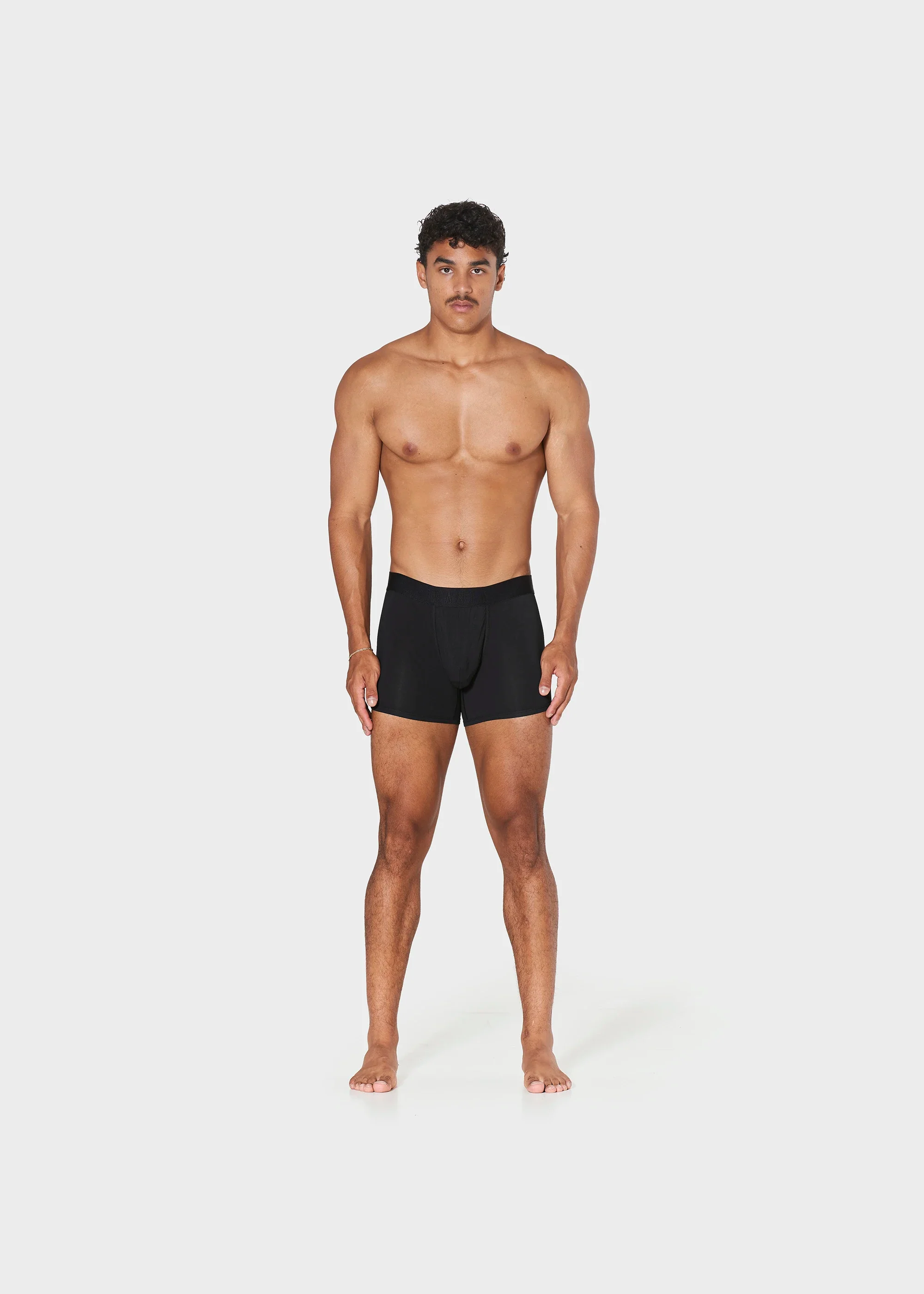 BLACK (SHORT) - Image 5
